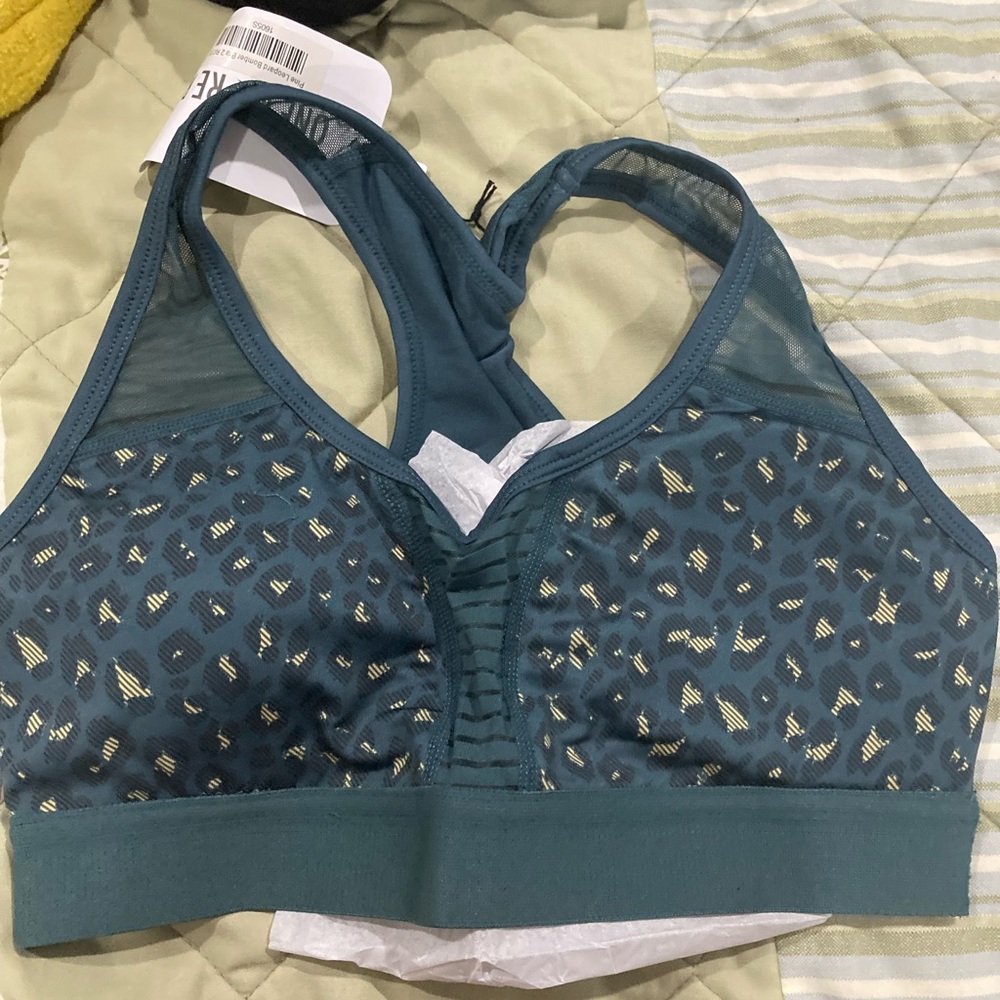 Zyia pine leopard bomber bra